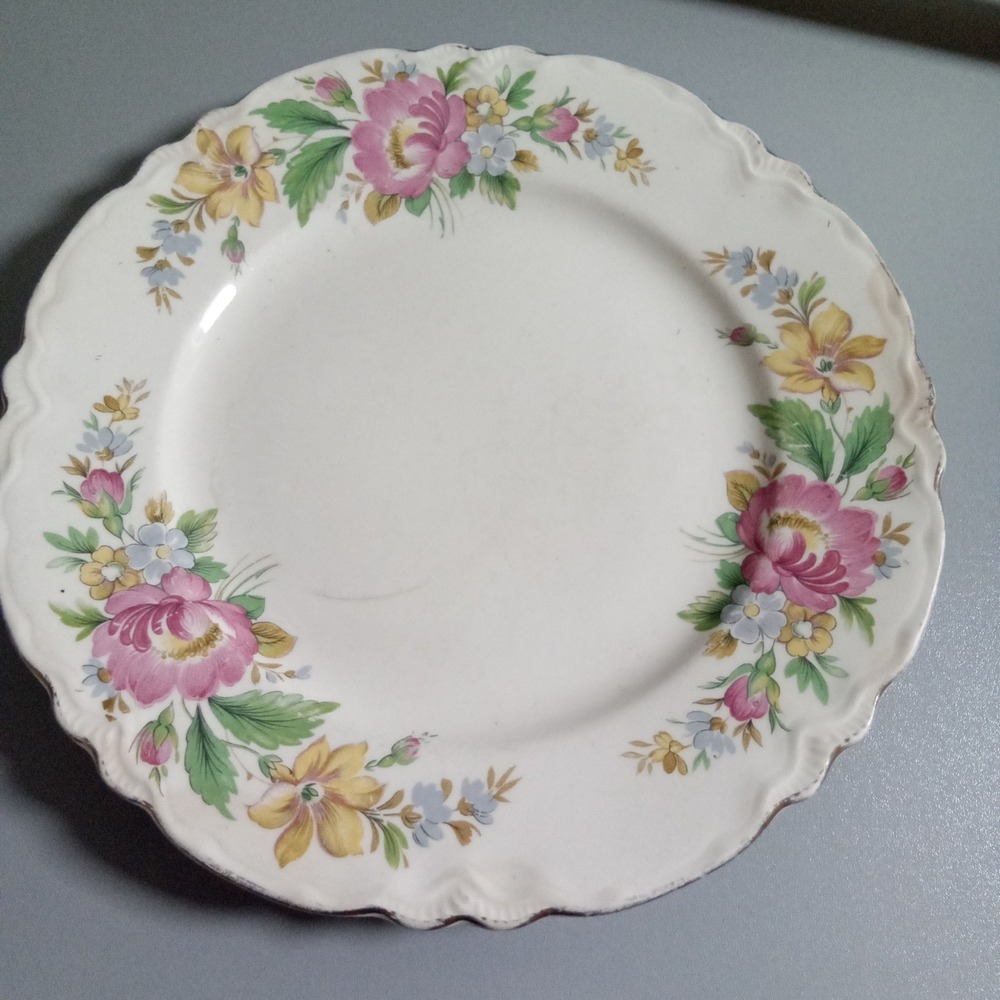 Vintage Floral Scalloped Dinner Plate White Ceramic Pink Yellow 9.25"